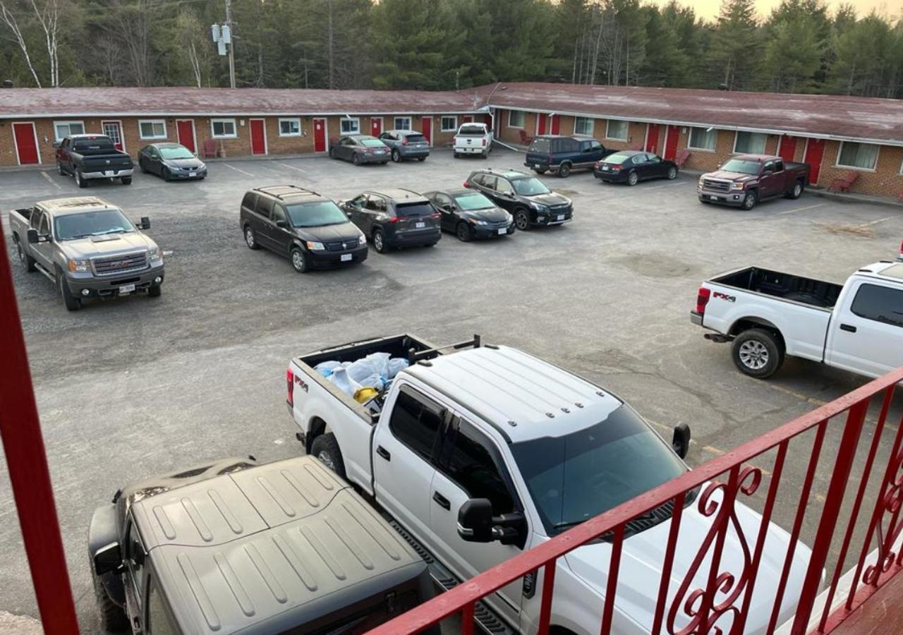 Northern Motel Су Сент Мари Екстериор снимка
